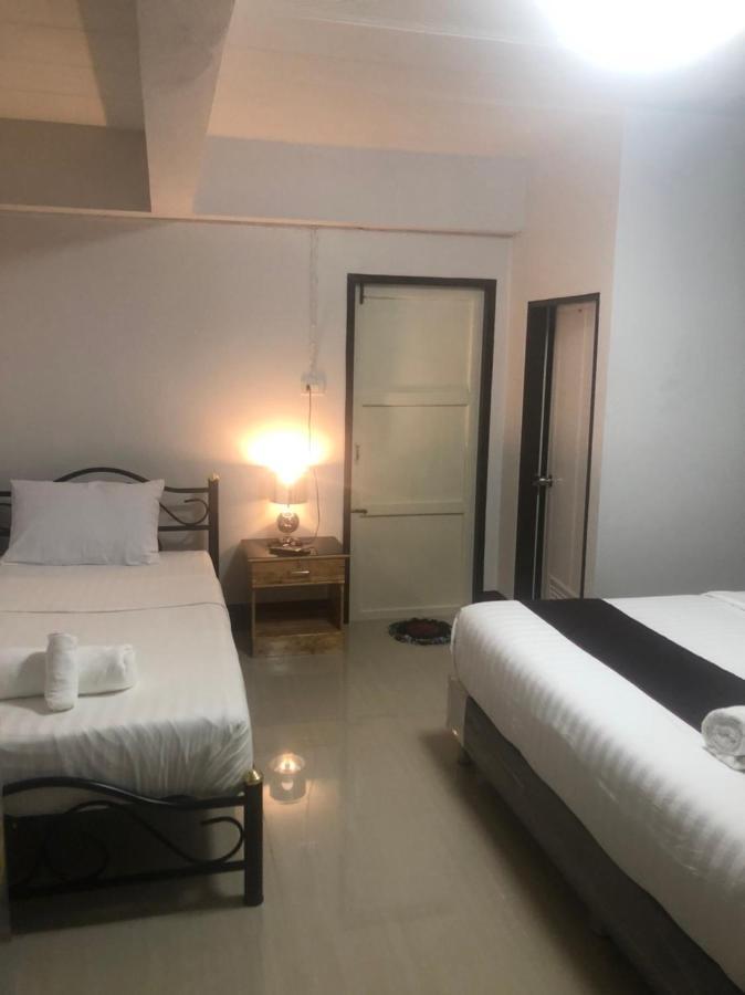 Y&N House Hotel Прачуап Кири Кан Екстериор снимка
